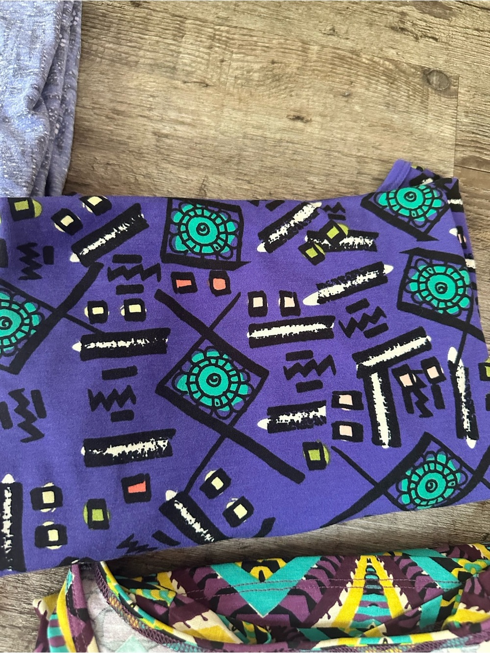 NWT LuLaRoe Classic T-Shirt Bundle - Lot of 10 Size Large Mixed Prints Fabrics - Picture 9 of 11